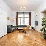Royal Charlie Apartment *